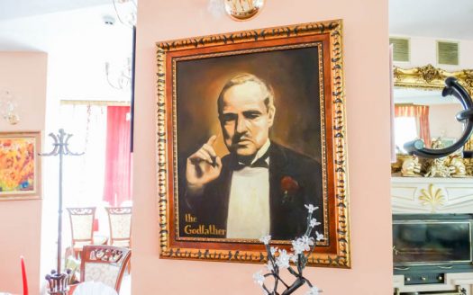 Luxurious 2 bed on Elegant Lux