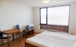 Furnished studio on Aspen Golf