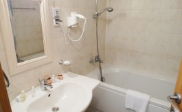 Furnished studio on Aspen Golf