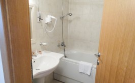 Furnished studio on Aspen Golf