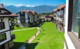 Spacious 2 bed on 3 Mountains