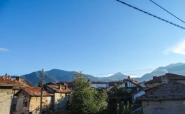 Traditional 3 story house in central bansko