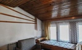 Traditional 3 story house in central bansko
