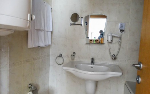 Furnished 1 bed on Aspen Golf