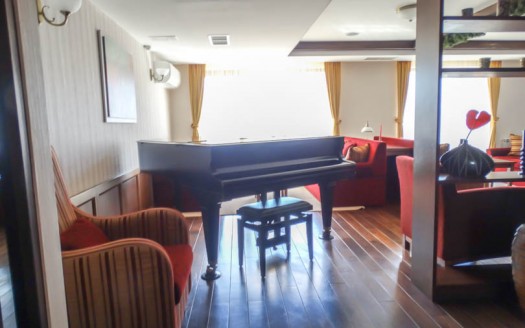 Luxurious (5*) 1 bed on Regnum