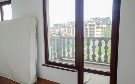 Unfurnished 1 bed on Balkan Heights