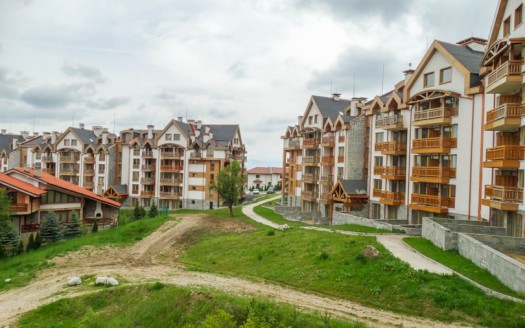 Unfurnished 1 bed on Balkan Heights