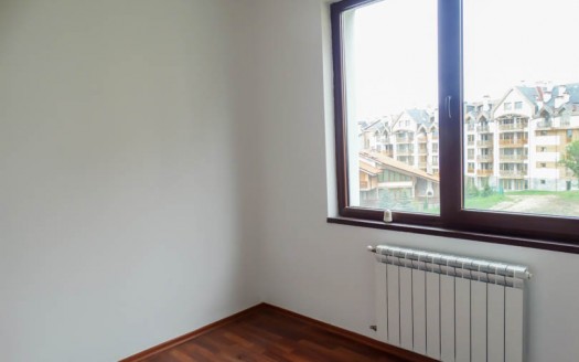 Unfurnished 1 bed on Balkan Heights
