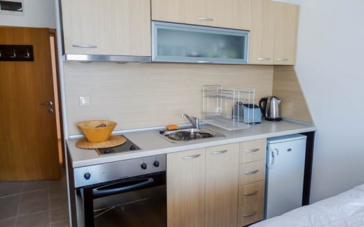 Furnished studio on Aspen Golf