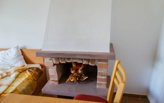 Furnished studio on Four leaf Clover