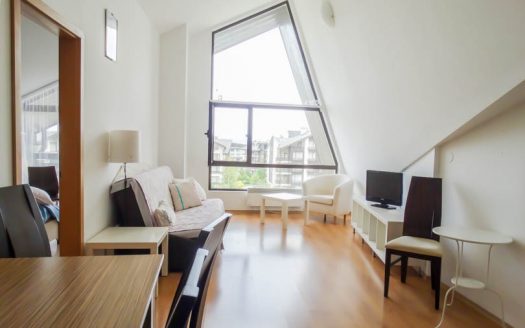 Furnished 2 bed on Aspen Golf