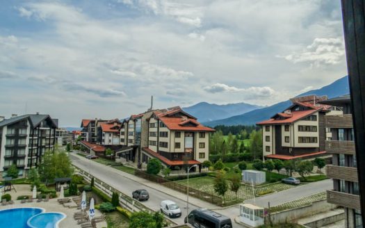 Furnished 2 bed on Aspen Golf