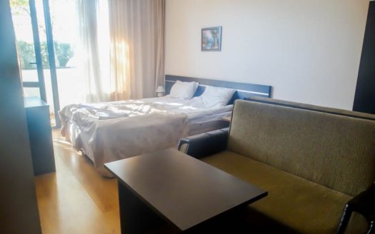 Furnished studio on Sunrise