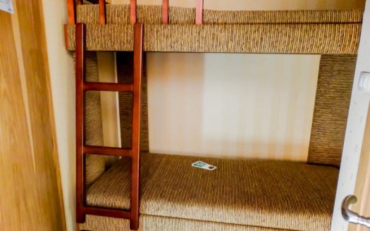 Furnished studio on friends hotel
