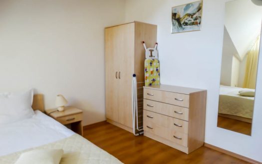 Penthouse 1 bed on Aspen Golf
