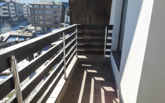 Penthouse 1 bed on Aspen Golf