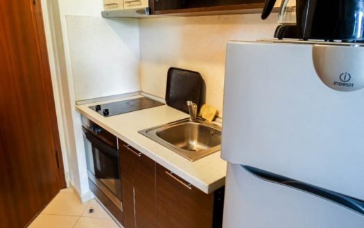 Furnished studio on Whitewood Lodge