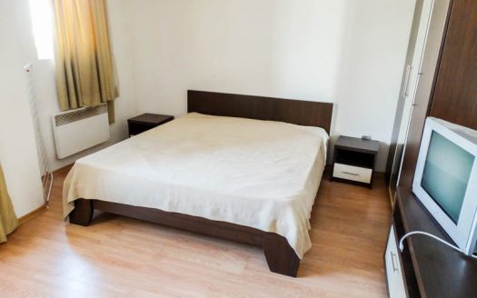 Furnished studio on Whitewood Lodge
