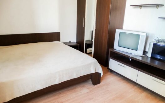 Furnished studio on Whitewood Lodge