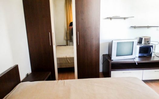Furnished studio on Whitewood Lodge