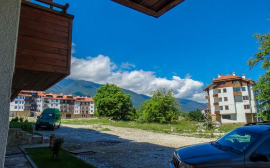 Furnished studio on Whitewood Lodge
