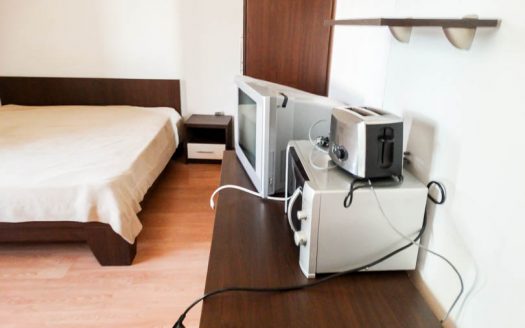 Furnished studio on Whitewood Lodge
