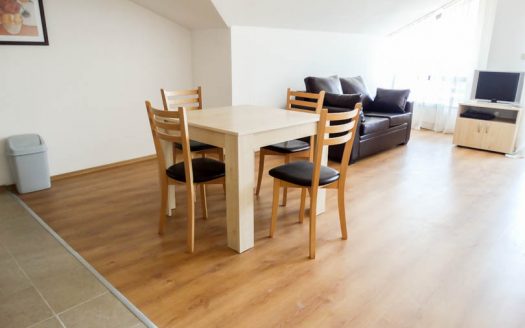 Furnished 1 bed Penthouse on Aspen Golf