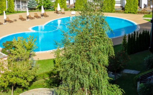 Furnished 1 bed Penthouse on Aspen Golf