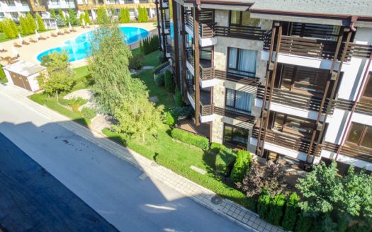 Furnished 1 bed Penthouse on Aspen Golf