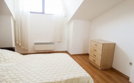 Furnished 1 bed Penthouse on Aspen Golf