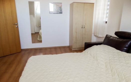 Furnished 1 bed Penthouse on Aspen Golf