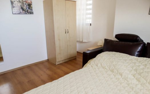 Furnished 1 bed Penthouse on Aspen Golf