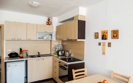 Furnished 1 bed on Aspen Golf