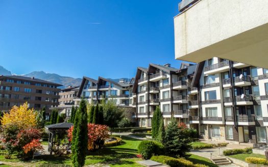 Furnished 1 bed on Aspen Golf