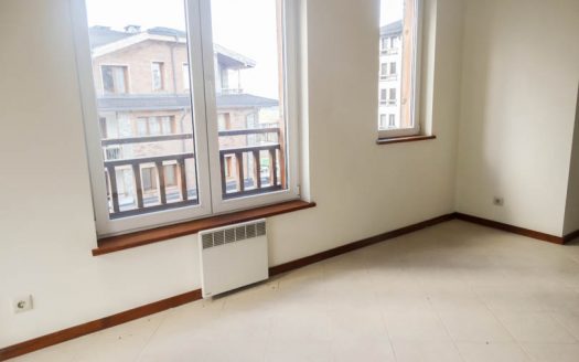 Part furnished 1 bed on Pirin Golf