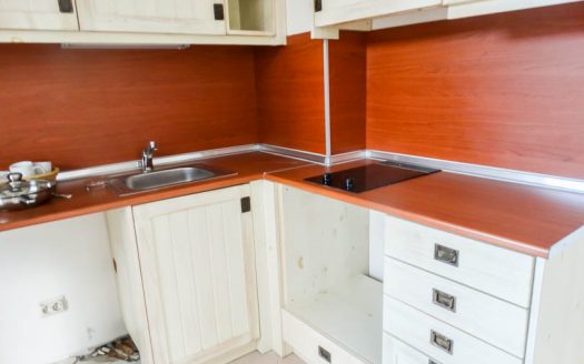 Part furnished 1 bed on Pirin Golf