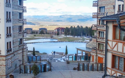 Part furnished 1 bed on Pirin Golf