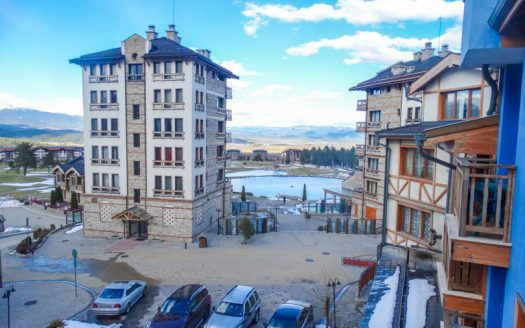 Part furnished 1 bed on Pirin Golf