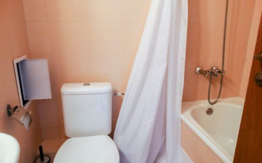 Part furnished 1 bed on Pirin Golf
