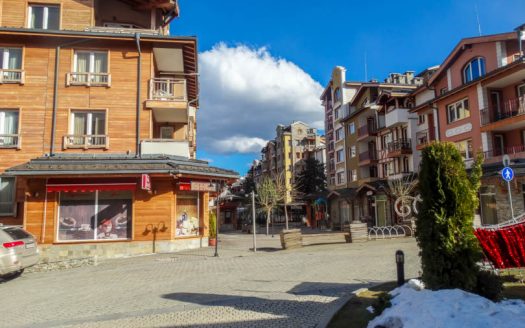Part furnished 1 bed on Pirin Golf