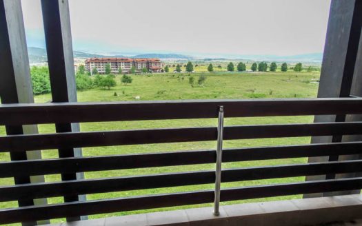 Furnished studio on Aspen Golf