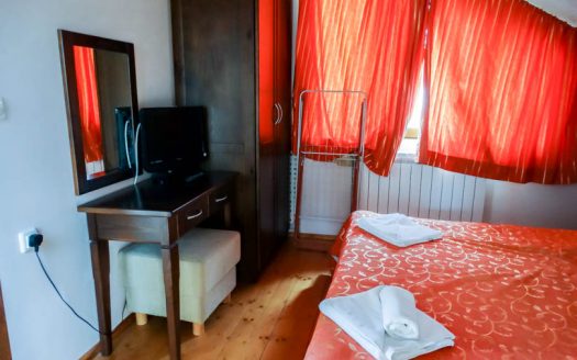 2 bed Chalet on Redenka Holiday Village