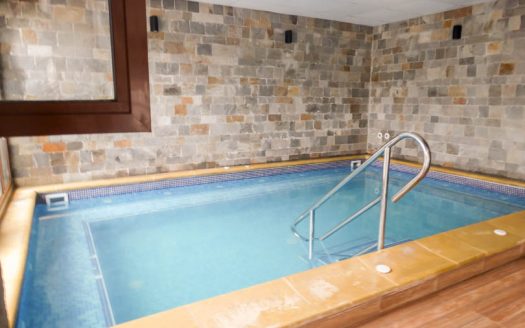 2 bed Chalet on Redenka Holiday Village