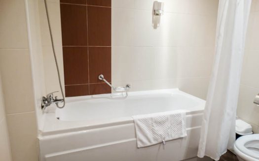 Furnished 2 bed on Adeona