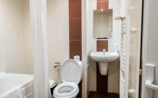Furnished 2 bed on Adeona