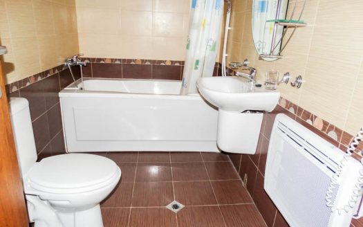 Furnished 2 bed on Eagles Nest