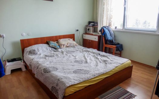 Spacious 2 bed apartment in Razlog