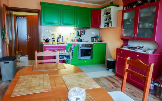 Spacious 2 bed apartment in Razlog