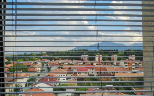 Spacious 2 bed apartment in Razlog