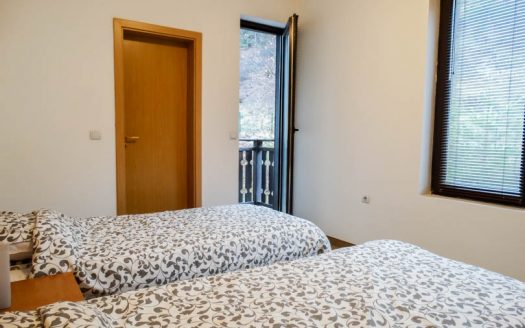 Furnished 1 bed on 3 Mountains